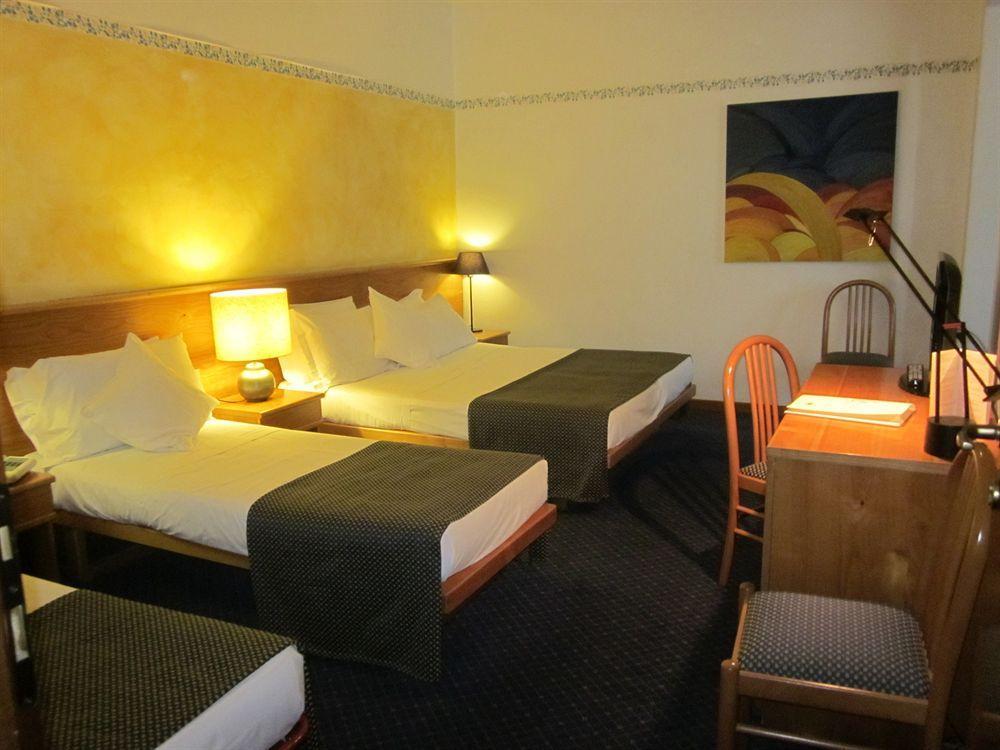 Hotel Marina Torri Del Benaco