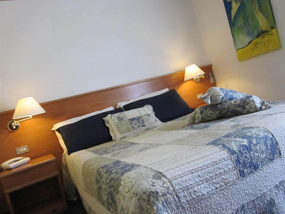 Marina Hotel