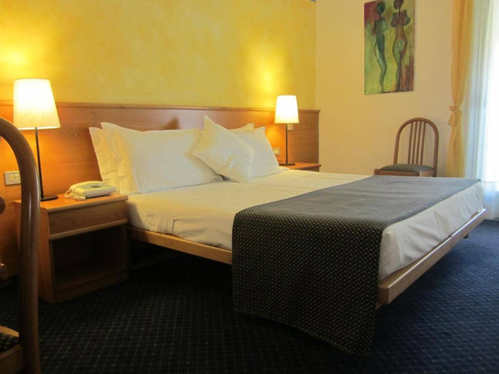 Marina Hotel Torri Del Benaco