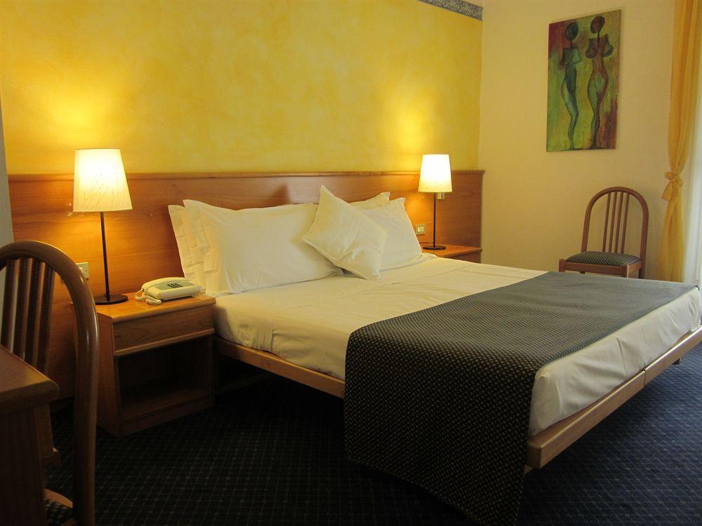 Marina Hotel 3*