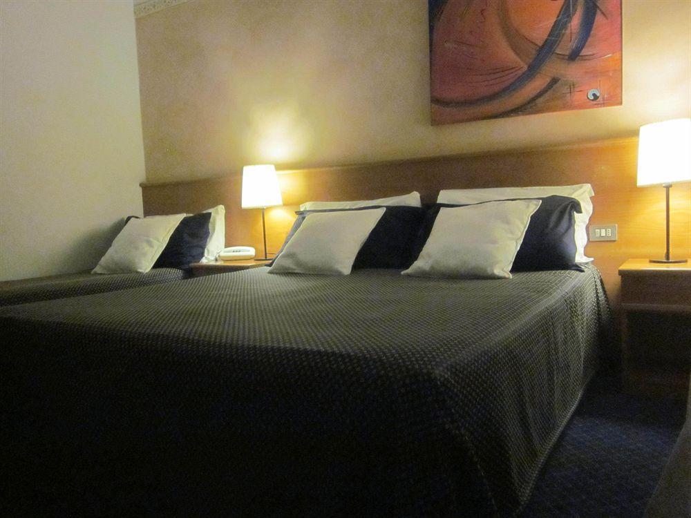 Marina Hotel